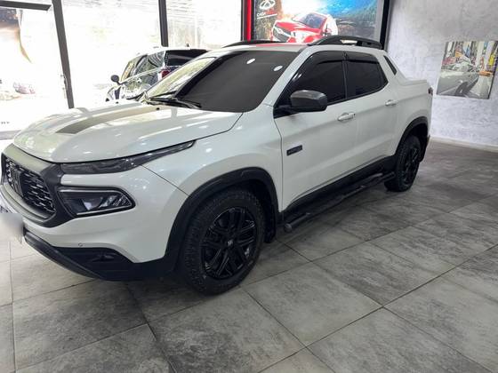 FIAT TORO 2.0 16V TURBO DIESEL ULTRA 4WD AT9 FIAT TORO 2.0 16V TURBO DIESEL ULTRA 4WD AT9